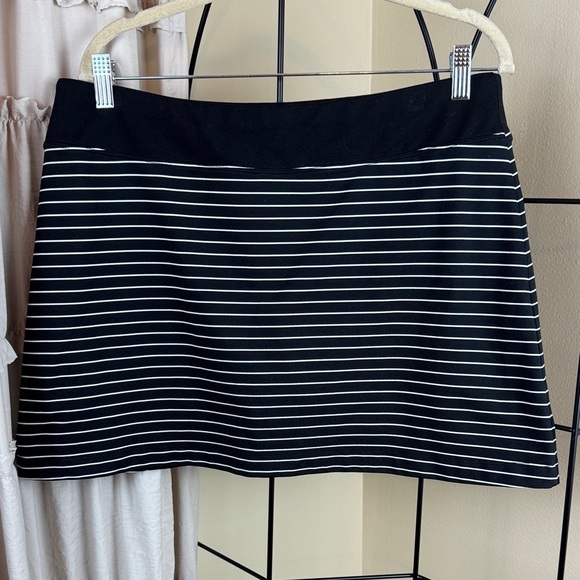 Athleta Pants - Athleta Black with White Stripes Skort Mini Skirt Built in Shorts Size L